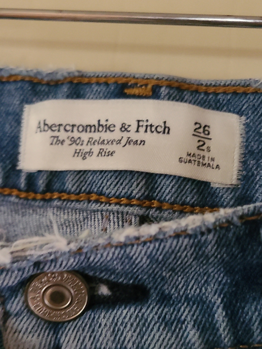Abercrombie & Fitch The 90s Relaxed High Rise Jeans Lt Wash 26 Short - Picture 4 of 17